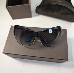 Tom Ford Vanda TF-364 01B Black -Gold -Grey Gradient Cat Eye Sunglasses